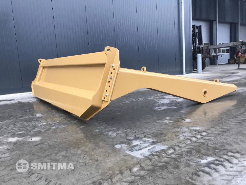 CAT 745C