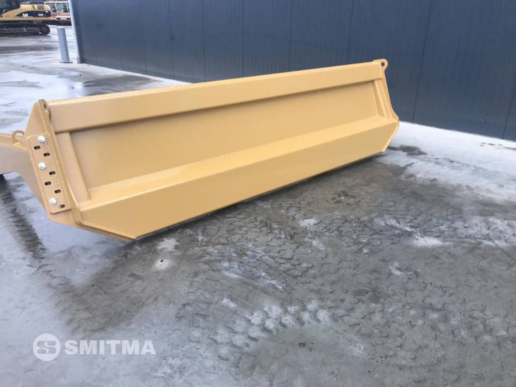 CAT 745C