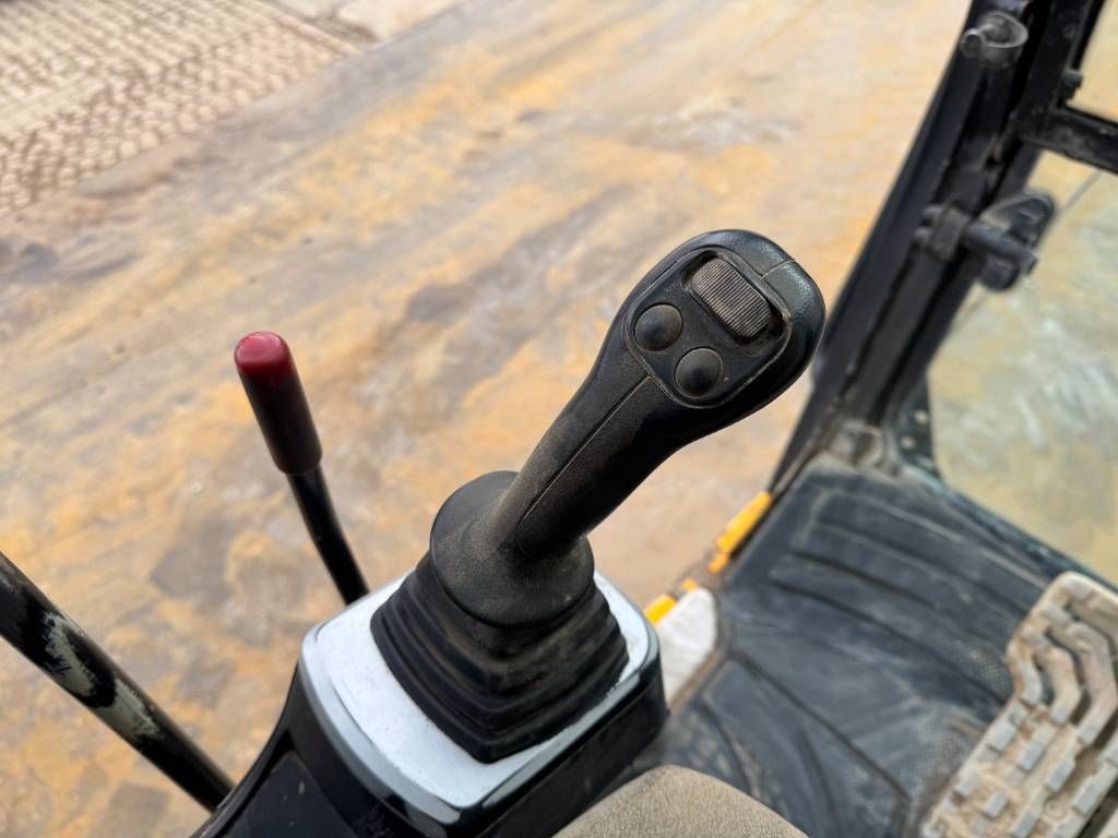 JCB JZ141LC - Automatic Greasing / Quick Coupler