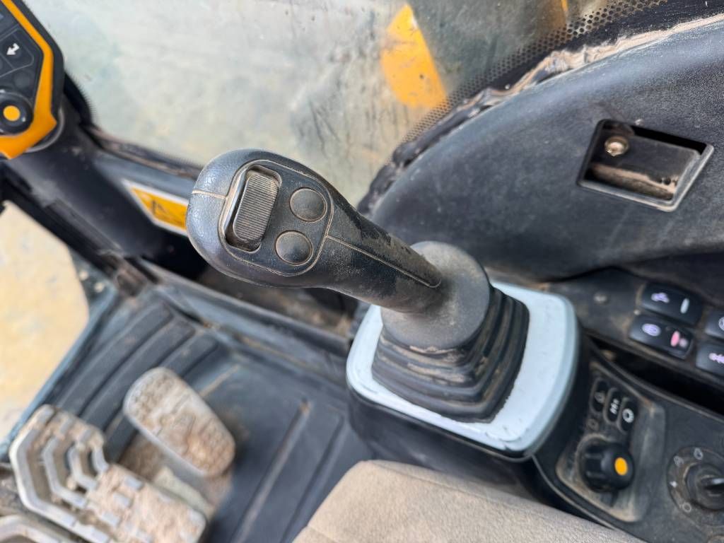 JCB JZ141LC - Automatic Greasing / Quick Coupler