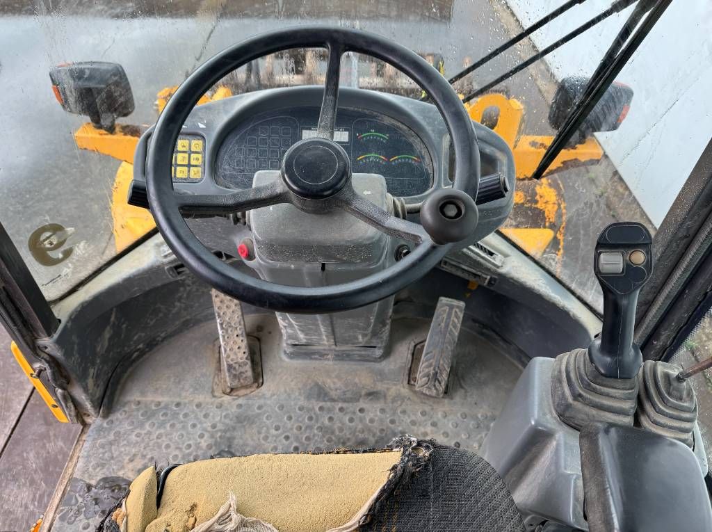 Volvo L30B - Bucket + Forks / Quick Coupler