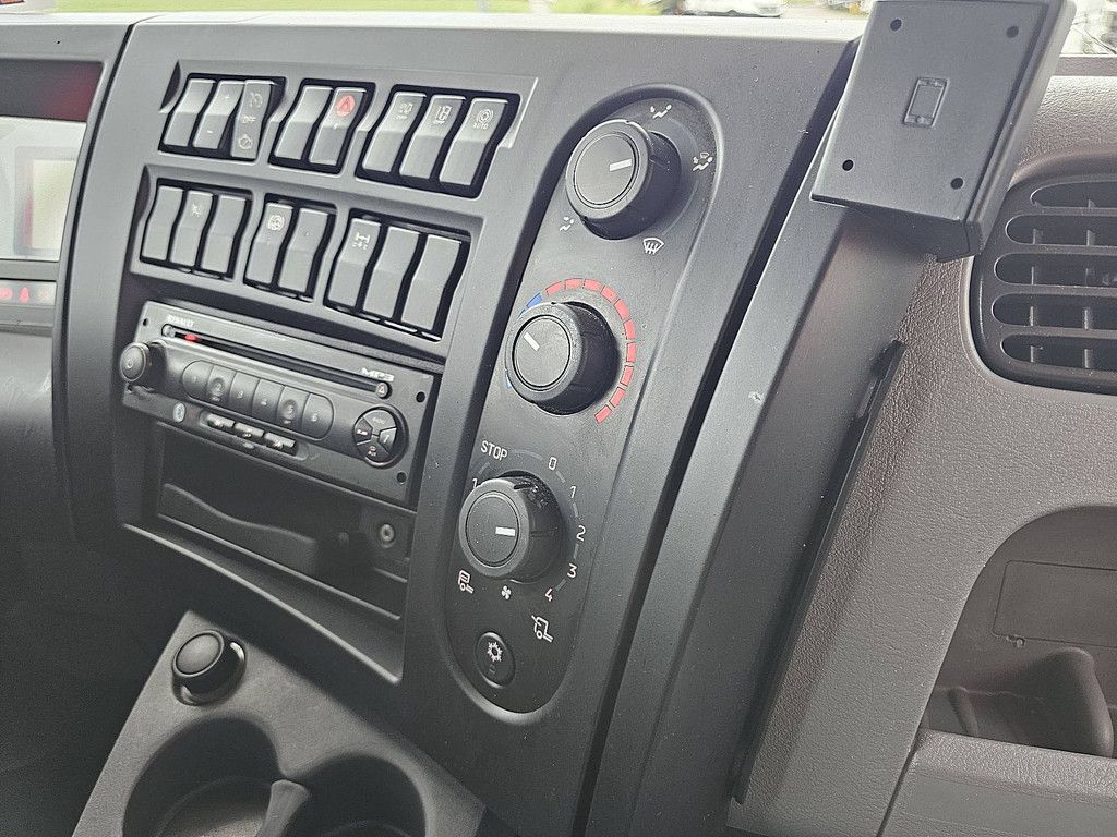 RENAULT D 220