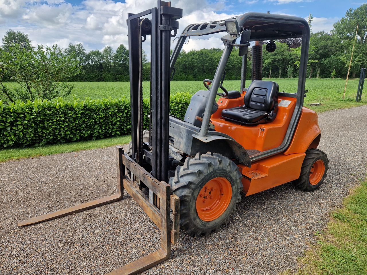 Ruwterrein heftruck 4x4 150