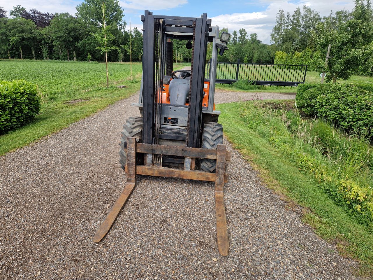 Ruwterrein heftruck 4x4 150