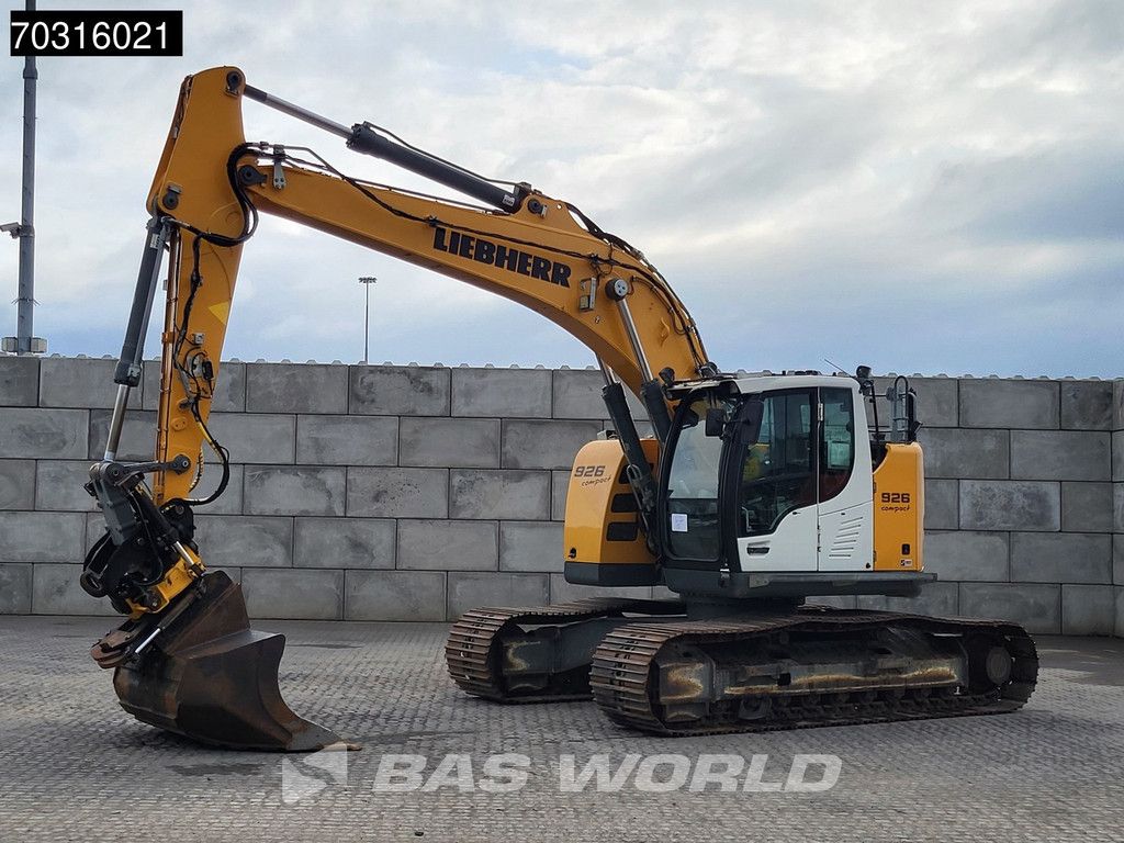 Liebherr R926 Engcon - 2 Buckets