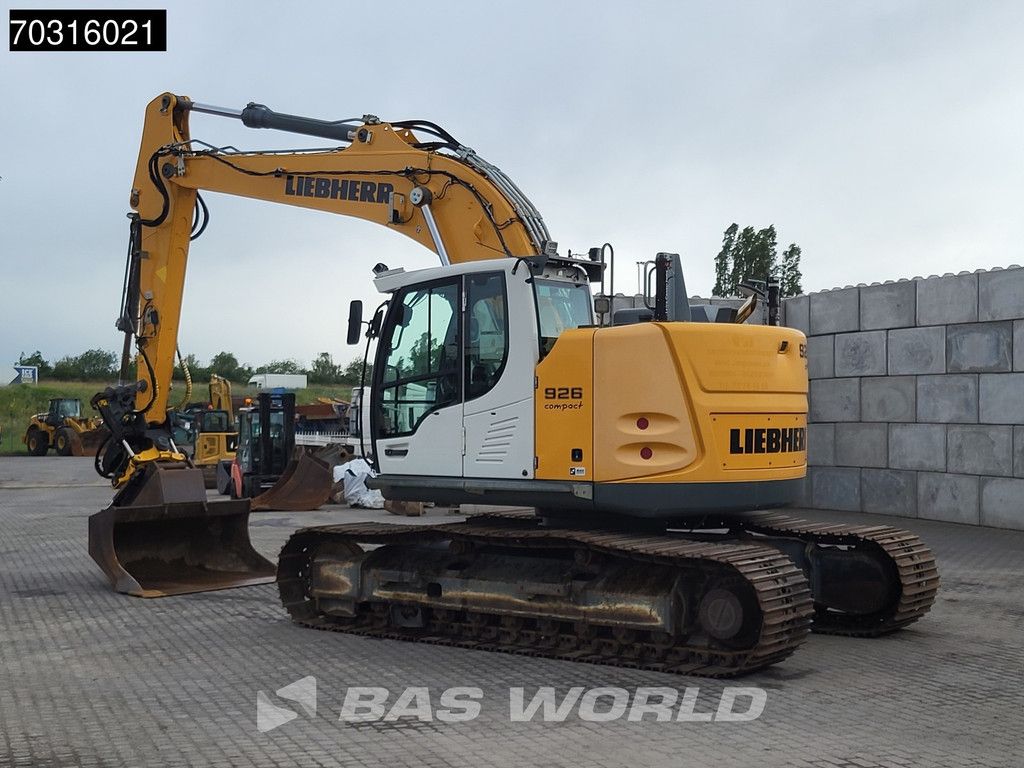 Liebherr R926 Engcon - 2 Buckets