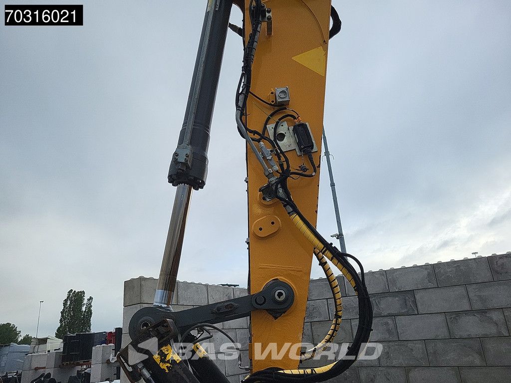 Liebherr R926 Engcon - 2 Buckets