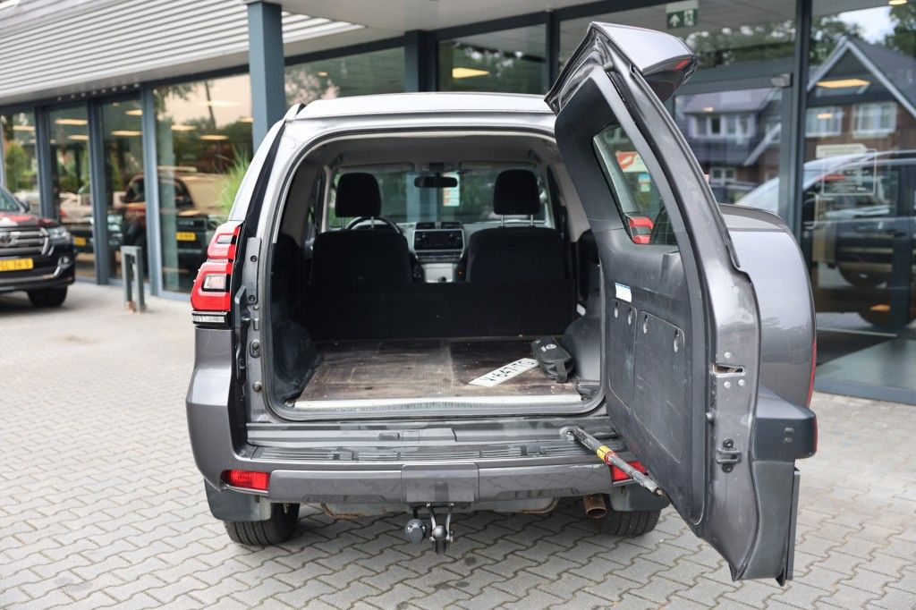 Toyota Landcruiser 150 2.8D-4D 3DRS COMFORT A/T VAN