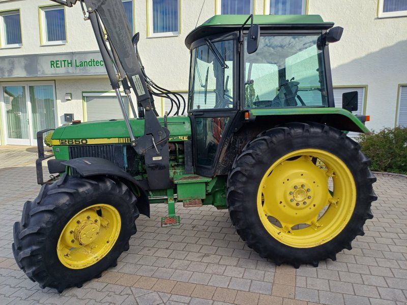 John Deere 2650