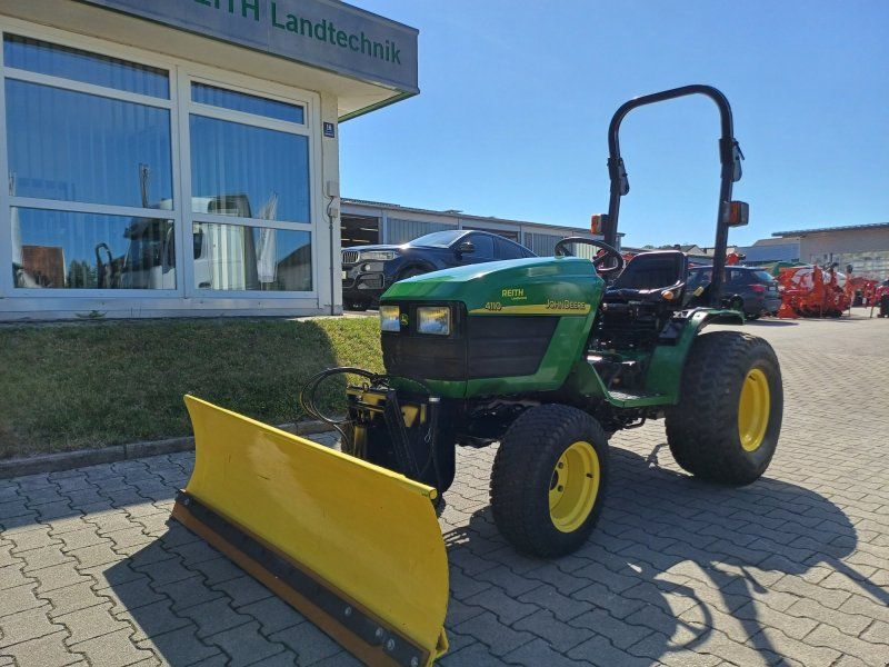 John Deere 4110