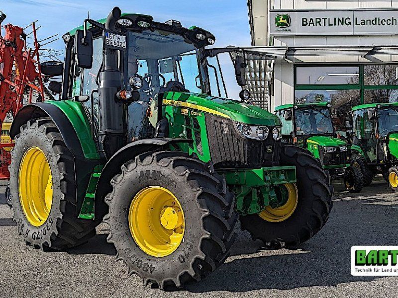 John Deere 6120M
