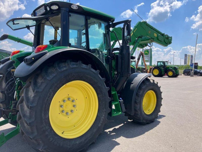 John Deere 6090M