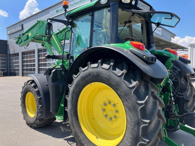 John Deere 6090M