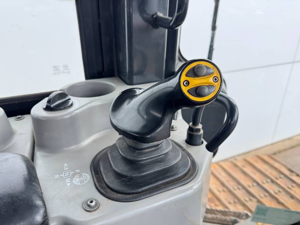 Komatsu D61PXi-24 - Folding Blade / Ripper Valve / Camera