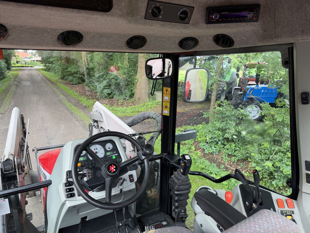 Massey Ferguson 5445 Dyna 4