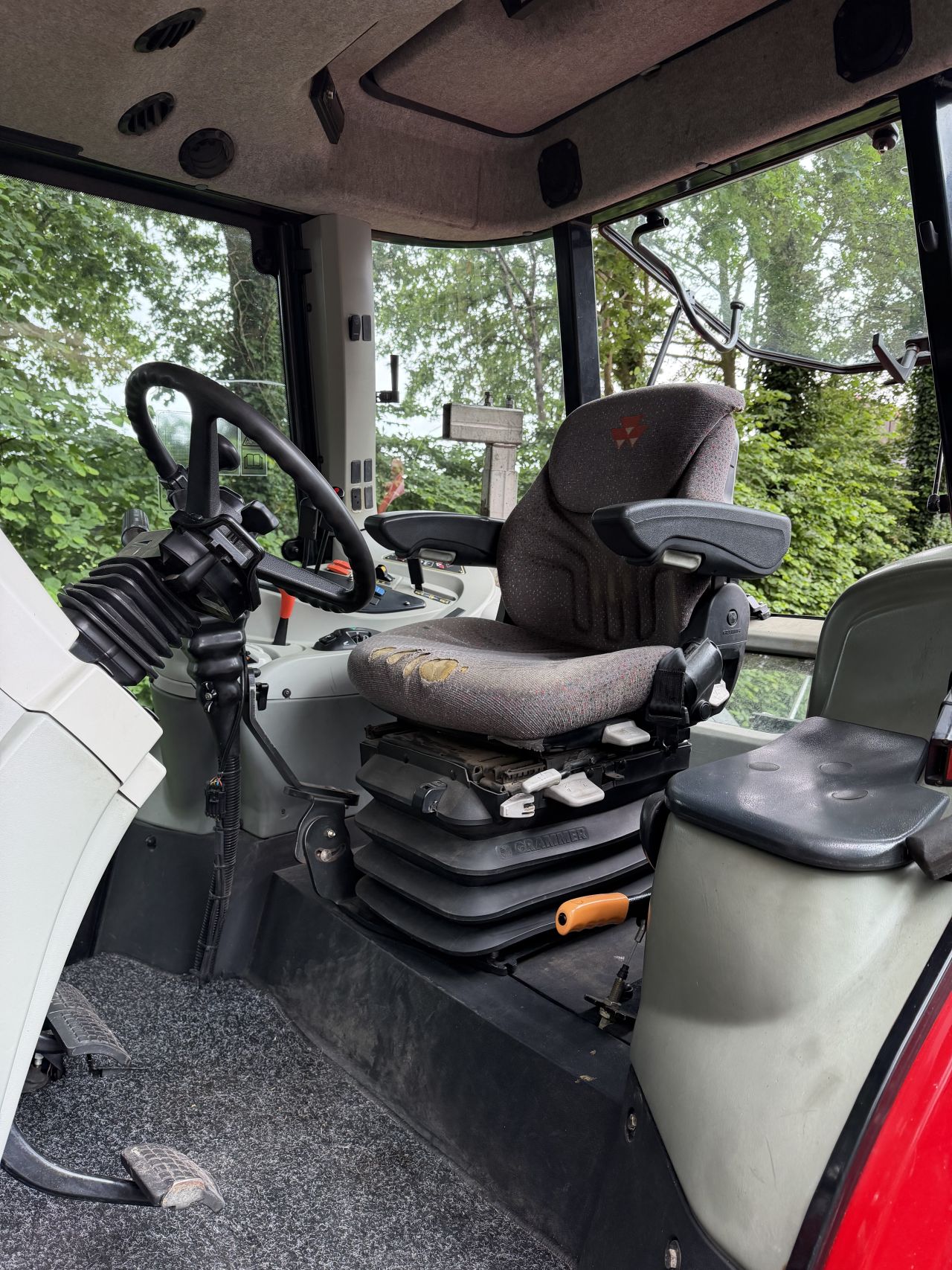 Massey Ferguson 5445 Dyna 4