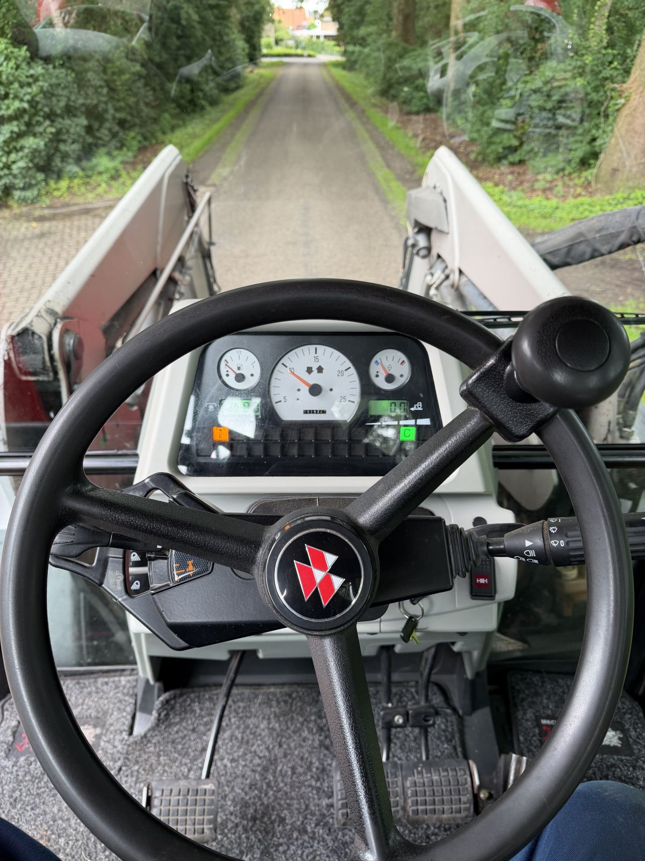 Massey Ferguson 5445 Dyna 4