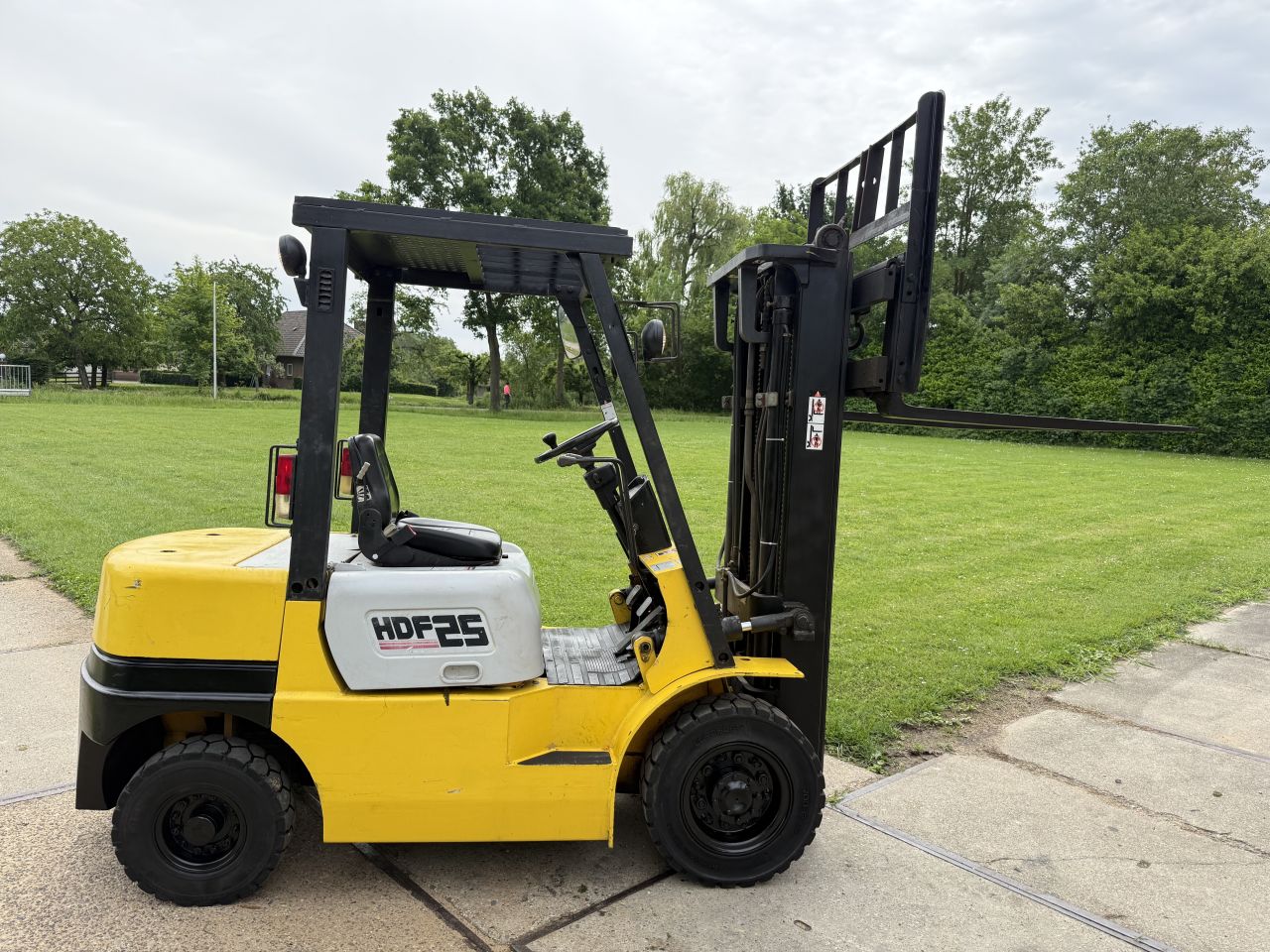 2.5 tonner diesel heftruck 3-delig freelift Sideshift 4500uur