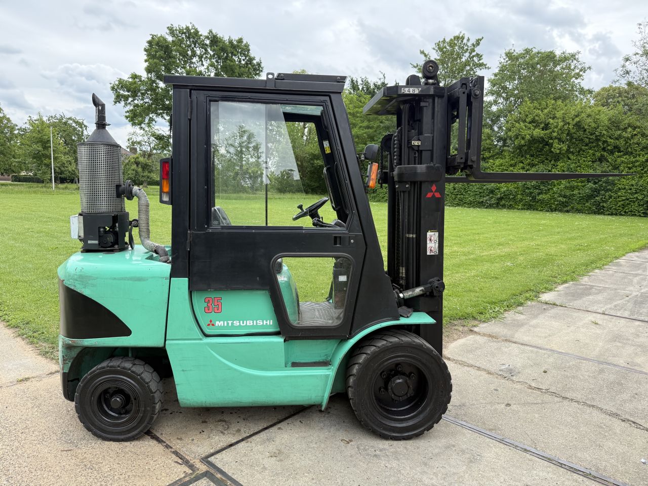 Mitsubishi 3.5 tonner diesel heftruck triplo freelift Sideshift
