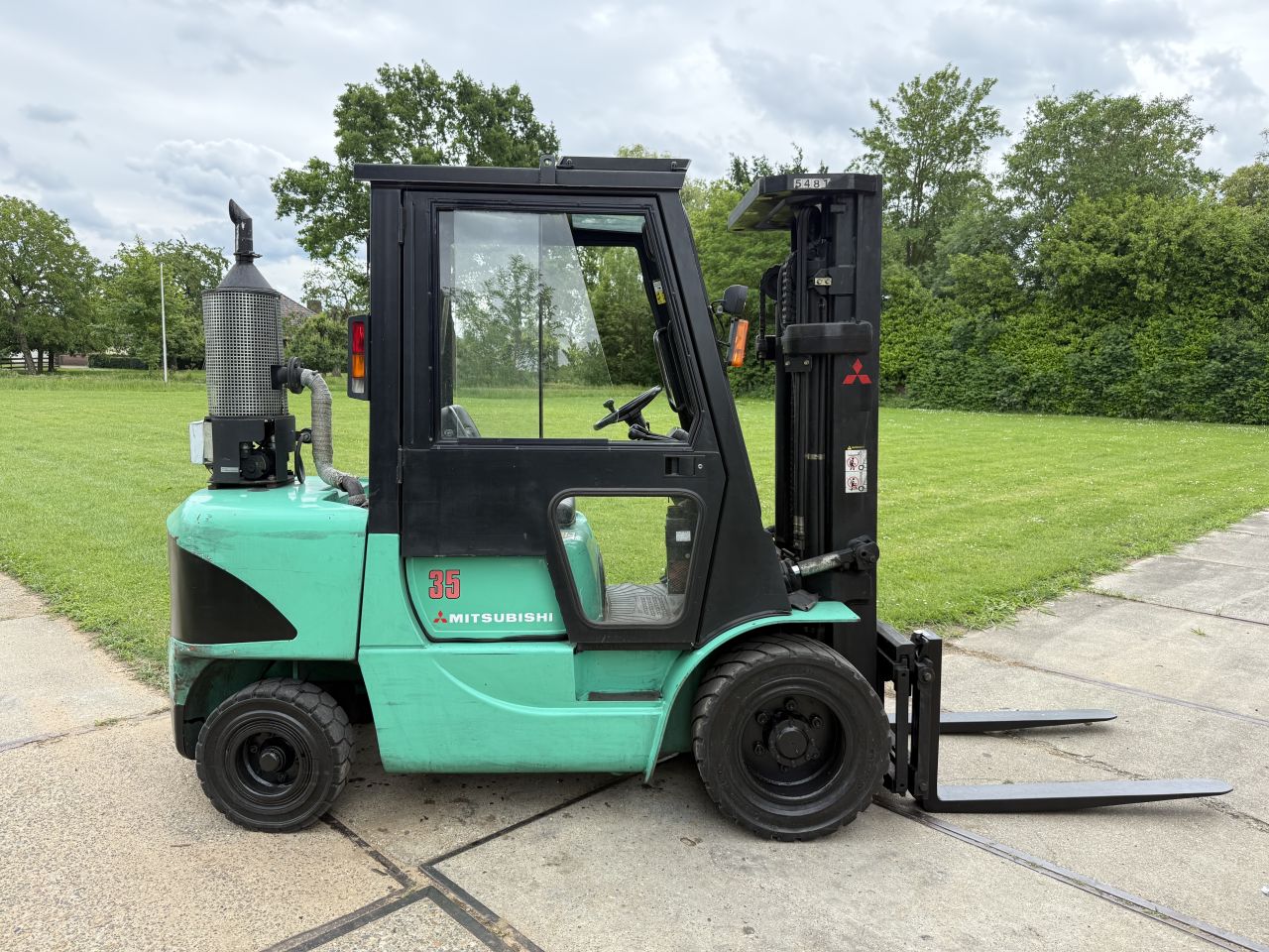 Mitsubishi 3.5 tonner diesel heftruck triplo freelift Sideshift