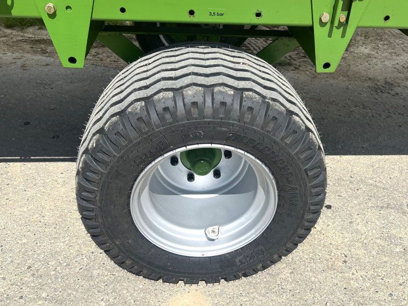 Krone Titan 4/32 L ganz wenig gearbeitet mit neuen Breitreifen