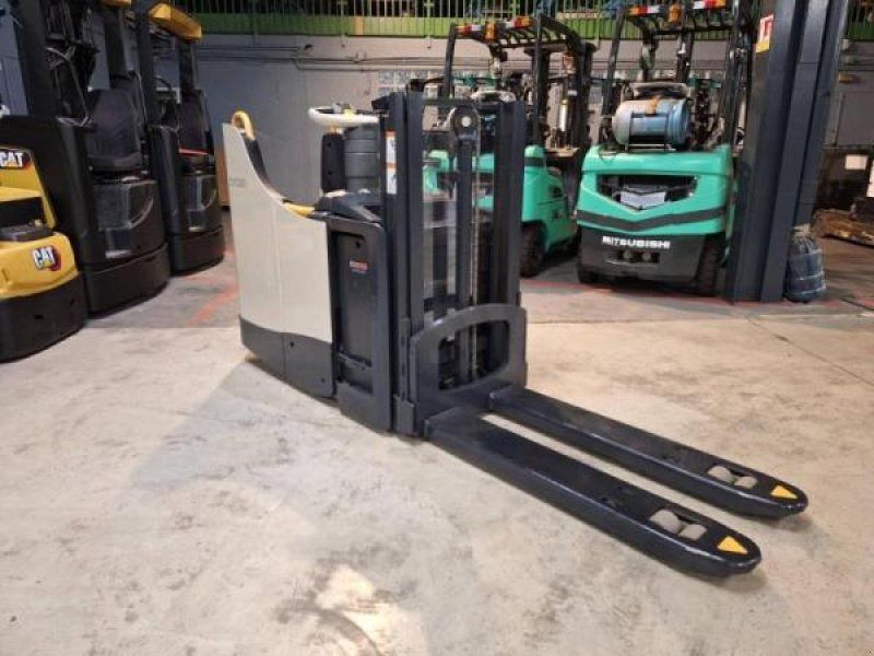 Crown DT3040