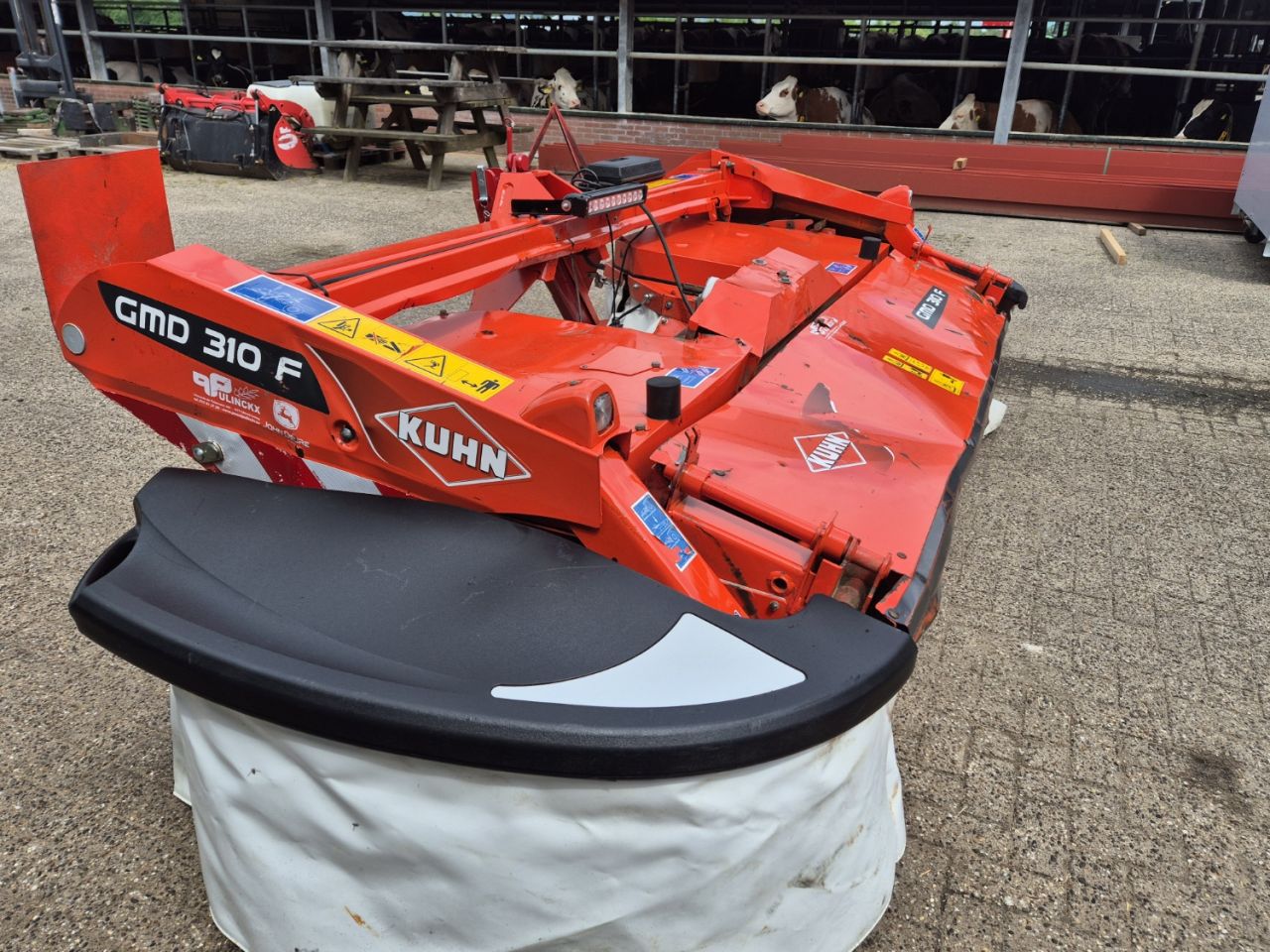 Kuhn GMD 310 F frontmaaier schijvenmaaier stalvoeren
