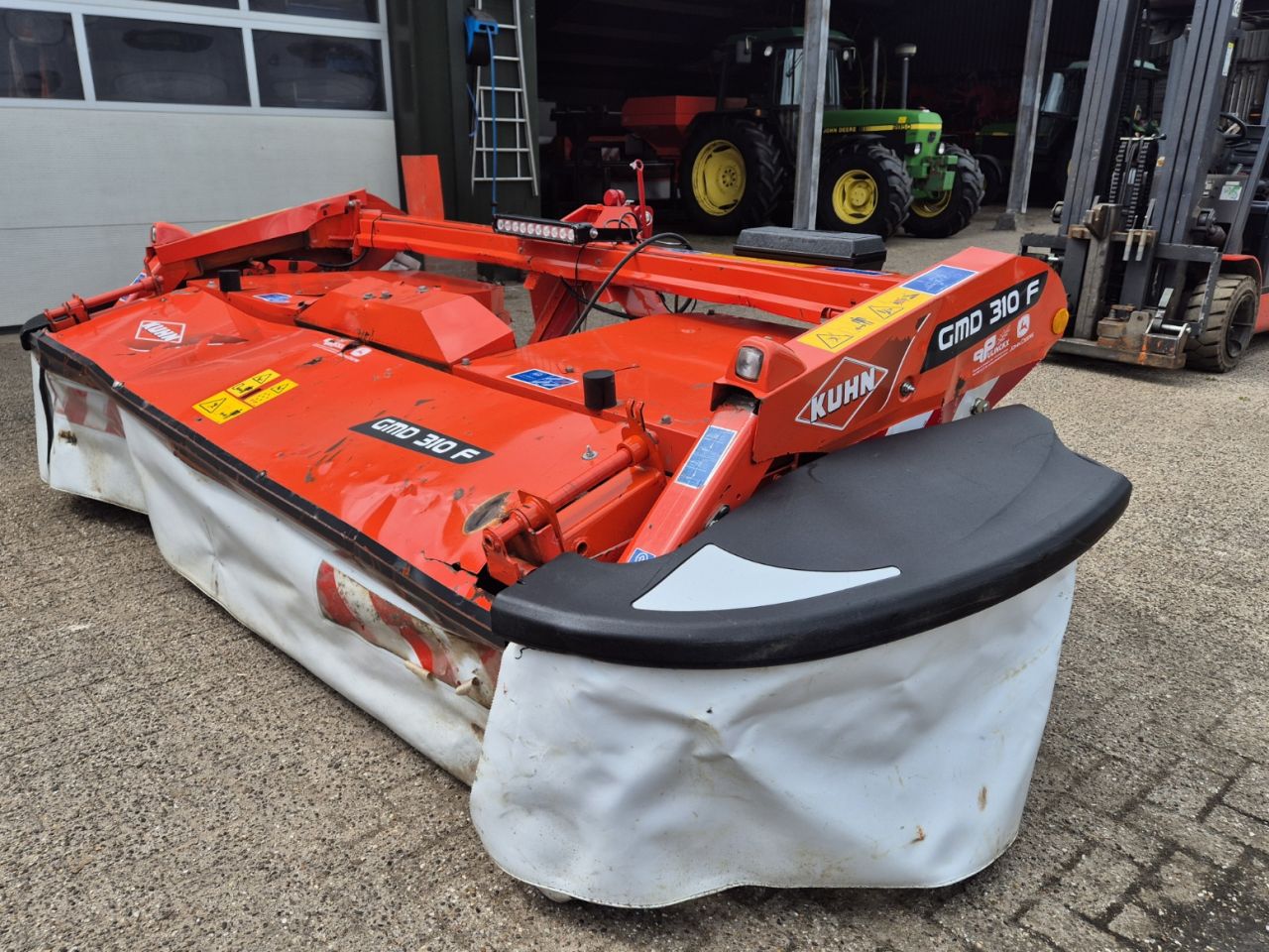 Kuhn GMD 310 F frontmaaier schijvenmaaier stalvoeren