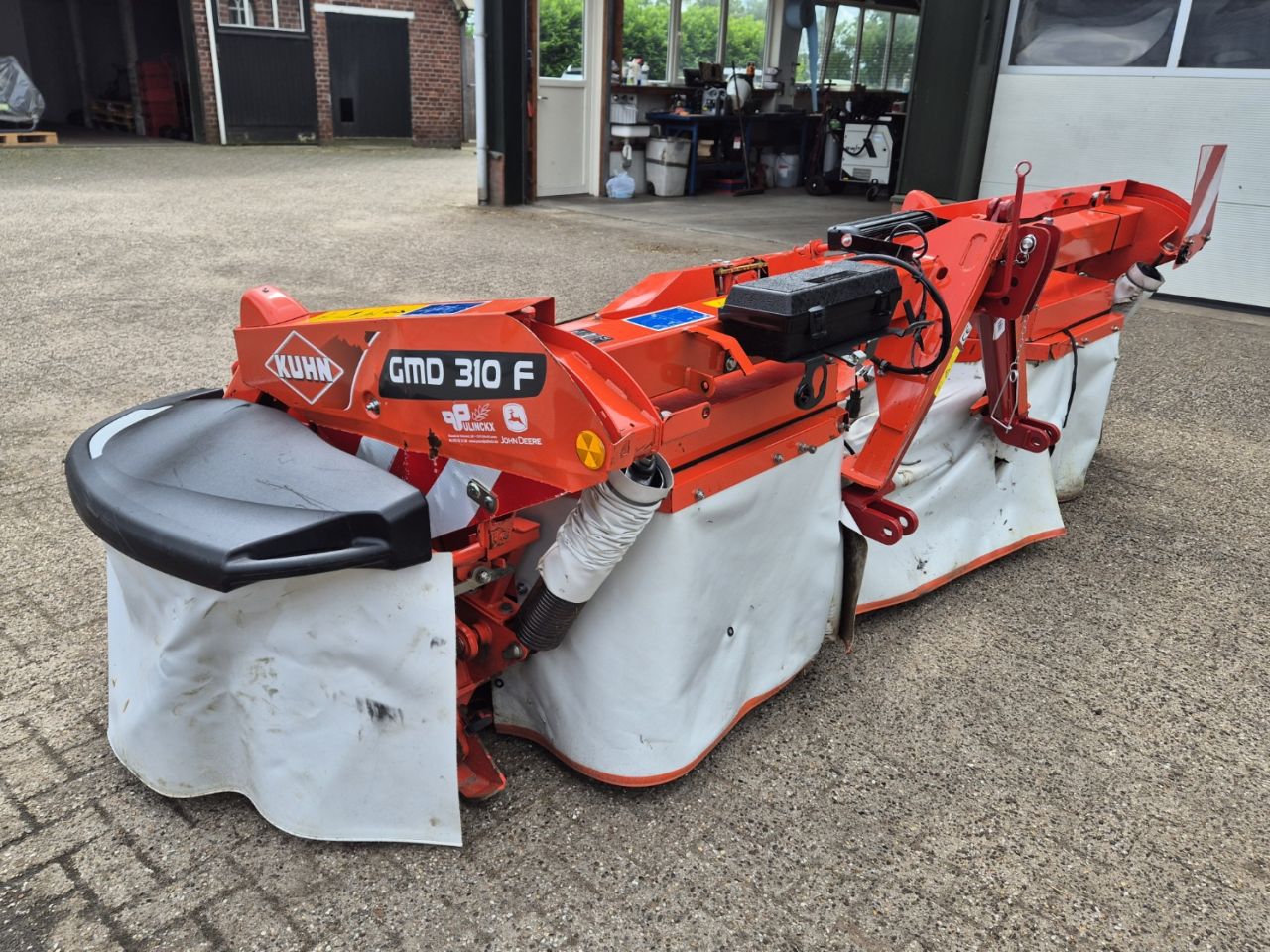 Kuhn GMD 310 F frontmaaier schijvenmaaier stalvoeren