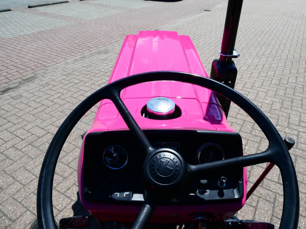 Yanmar YM1301 4wd / 509 Draaiuren / Pink Edition