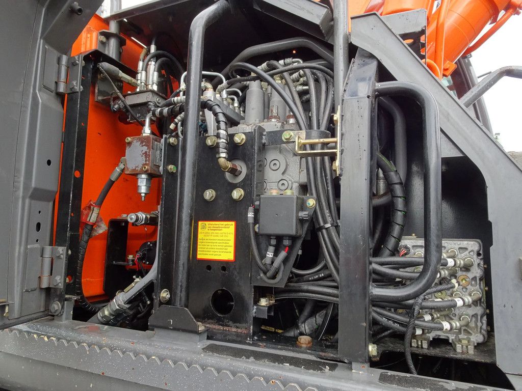 Hitachi ZX170W-3