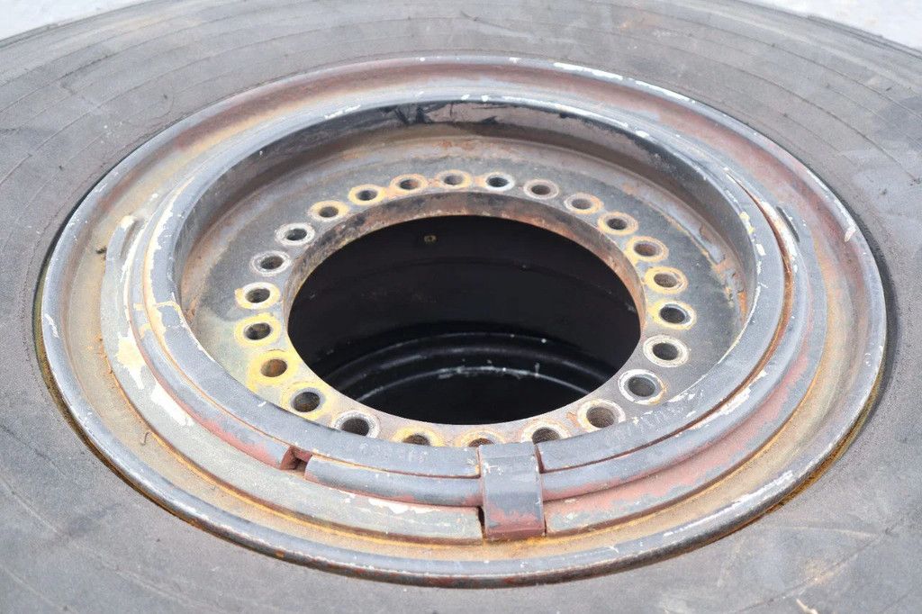 Marangoni 18.00-25 MKS | LIEBHERR 944 | TIRES + RIMS