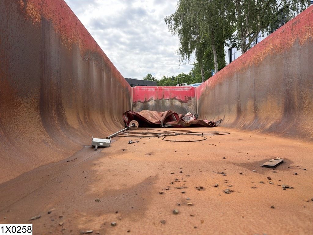 Fruehauf kipper Steel suspension