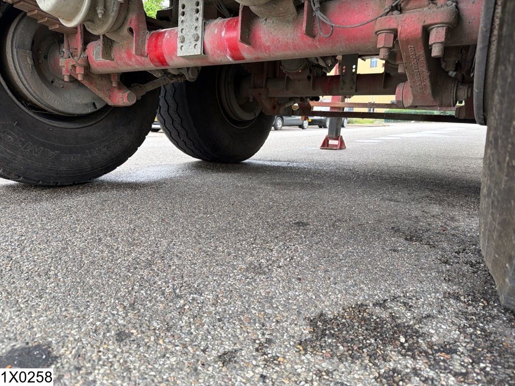 Fruehauf kipper Steel suspension