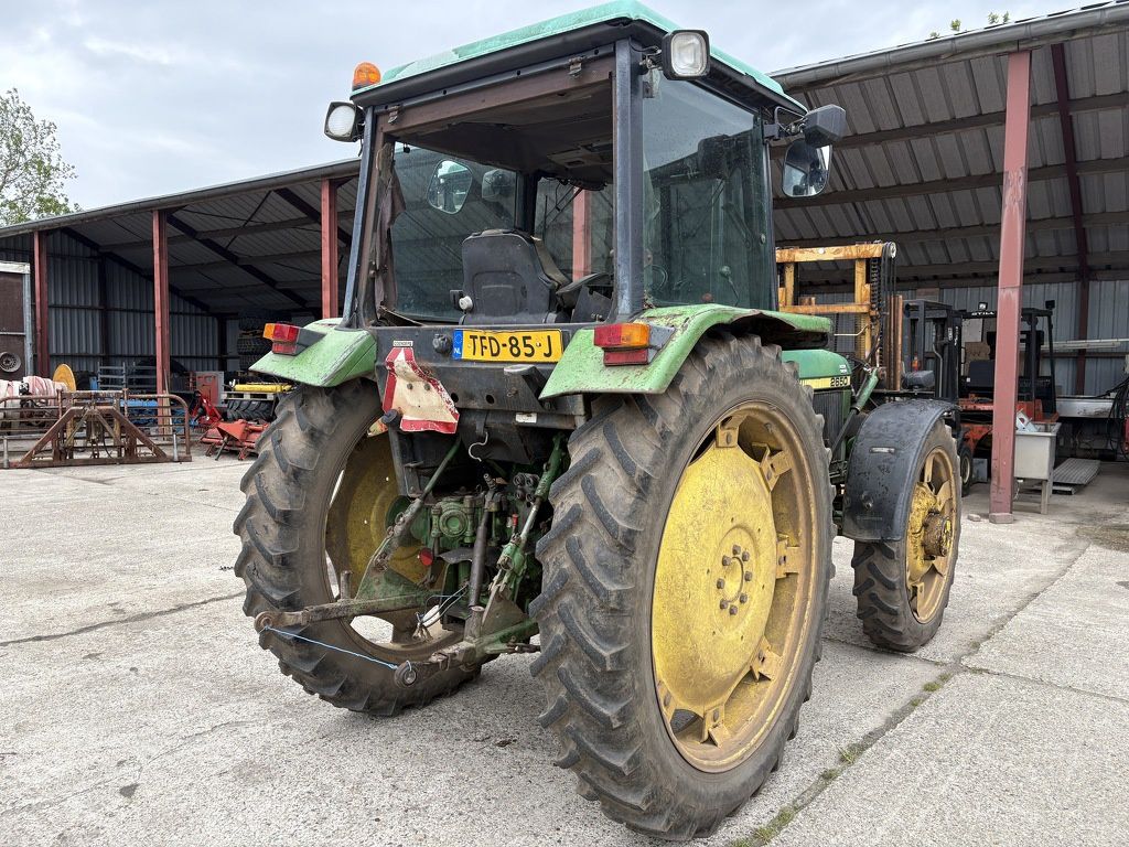 John Deere 2650