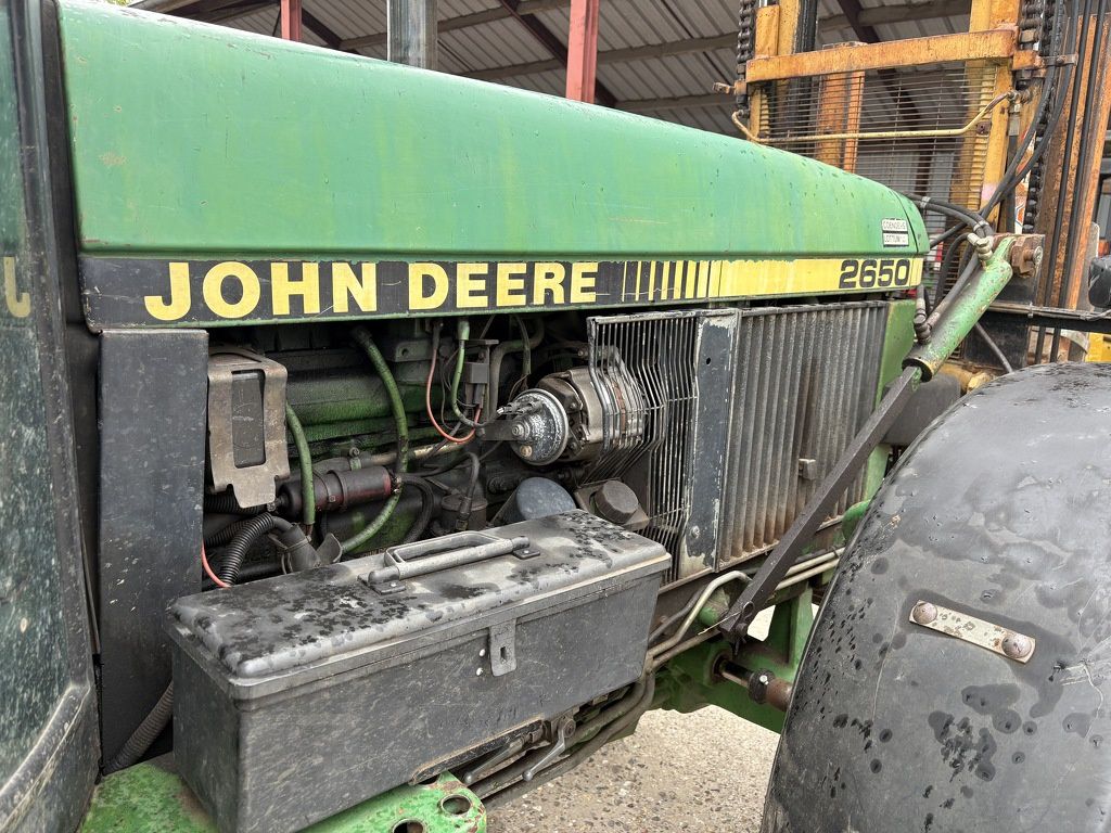 John Deere 2650