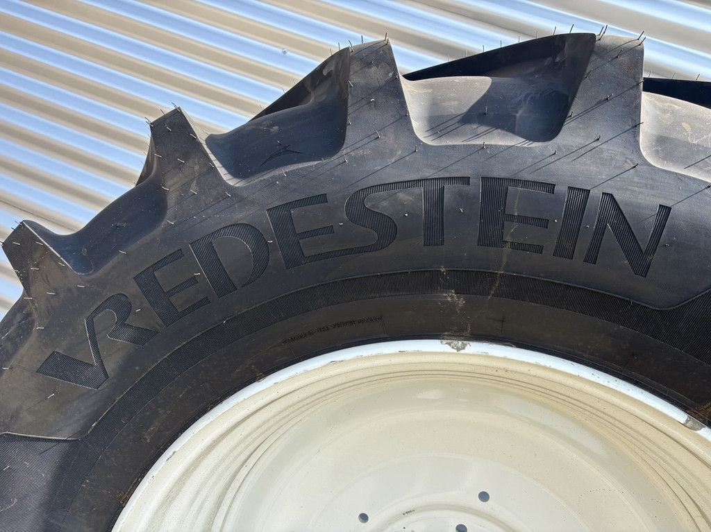 Vredestein Traxion 65