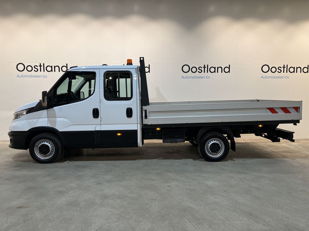 Iveco Daily 35S16 2.3 375 DC 7 pers. Open Laadbak / Euro 6 / Trekhaak 3.500 KG / Airco / Cruise Control / 32.300 KM !!