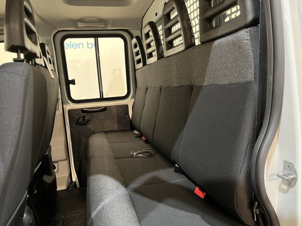 Iveco Daily 35S16 2.3 375 DC 7 pers. Open Laadbak / Euro 6 / Trekhaak 3.500 KG / Airco / Cruise Control / 32.300 KM !!