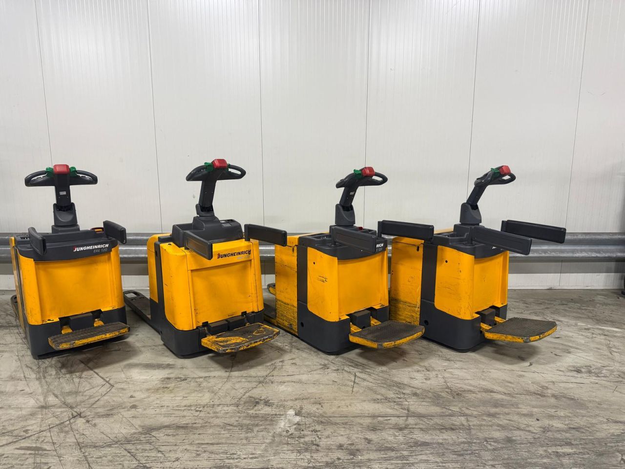 4x Jungheinrich meerijpompwagen breed 680x1000 mm vanaf 1250,00e