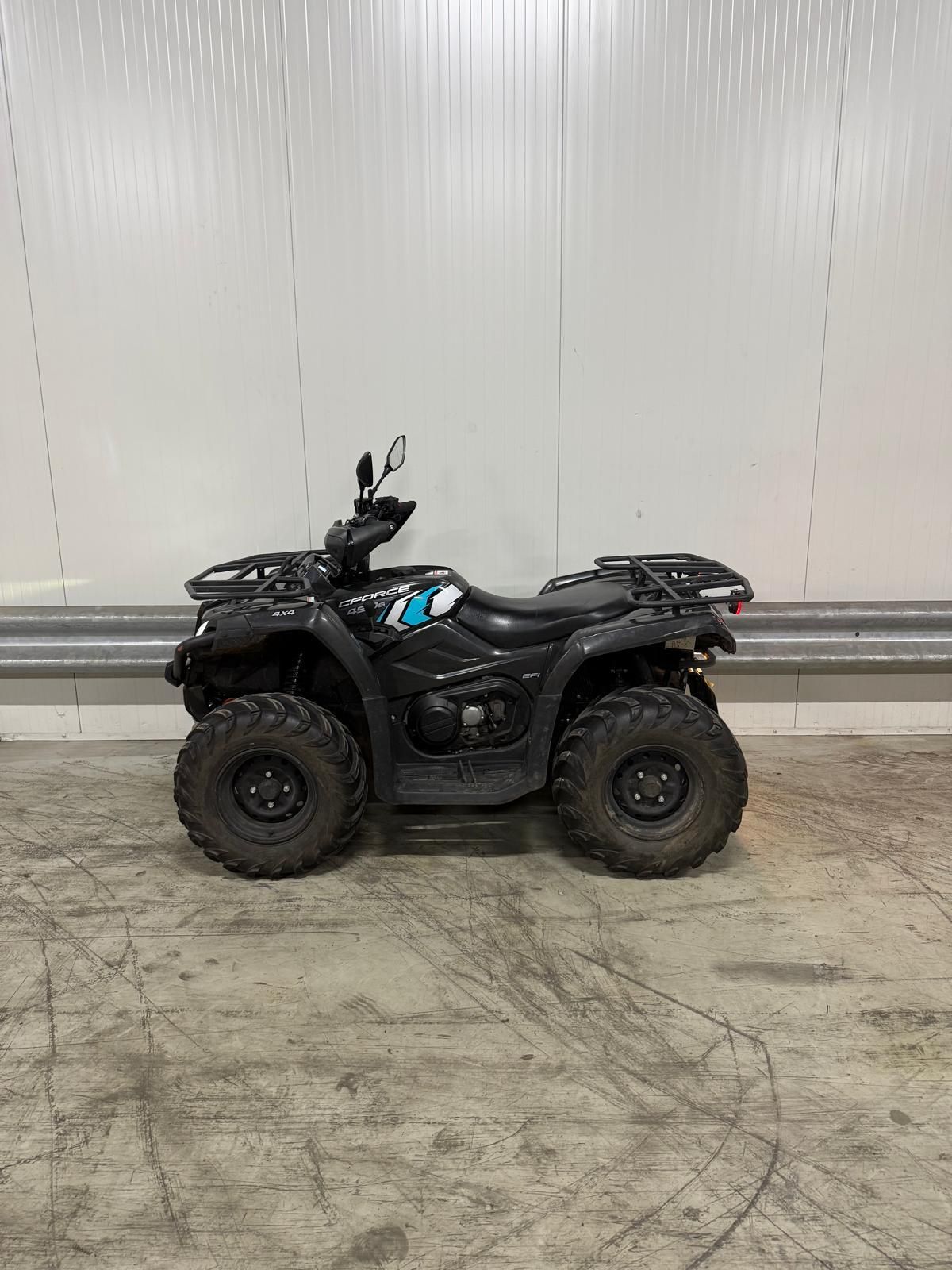 Cfmoto CFORCE 4x4 quad met landbouwkenteken.