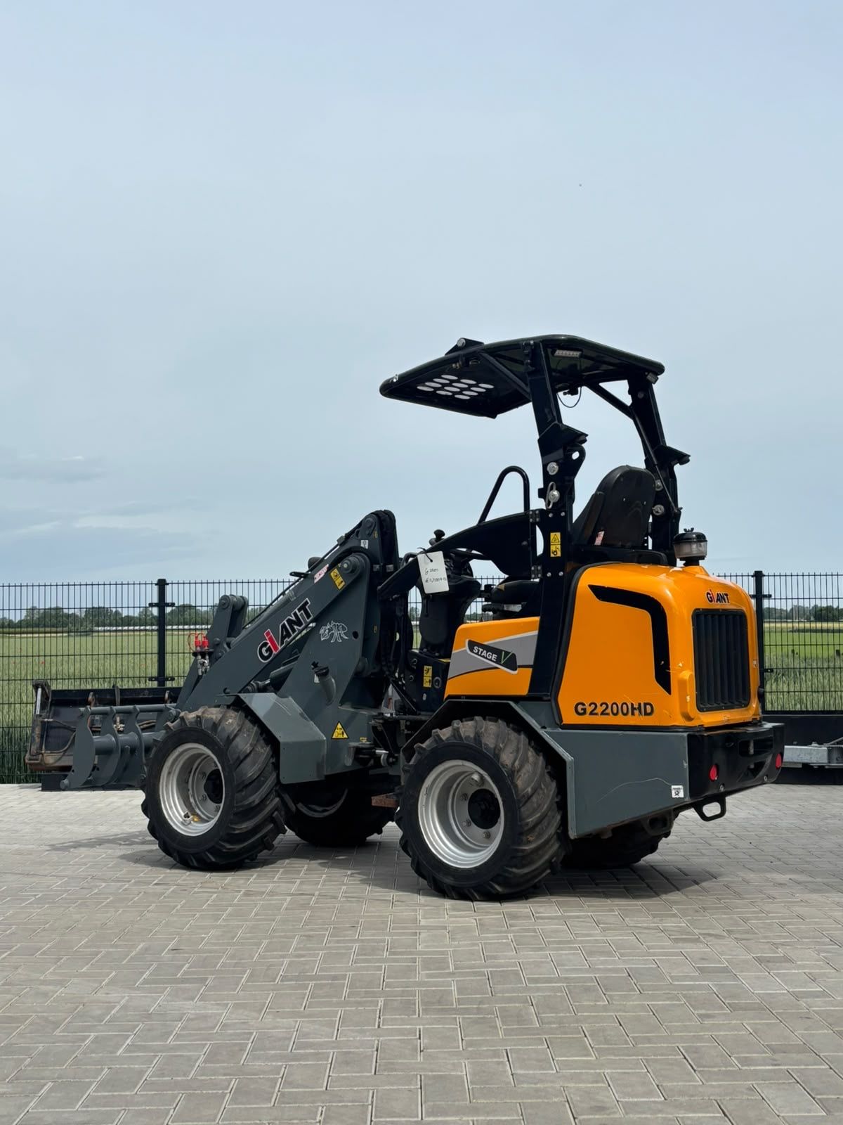 Giant g2200 HD