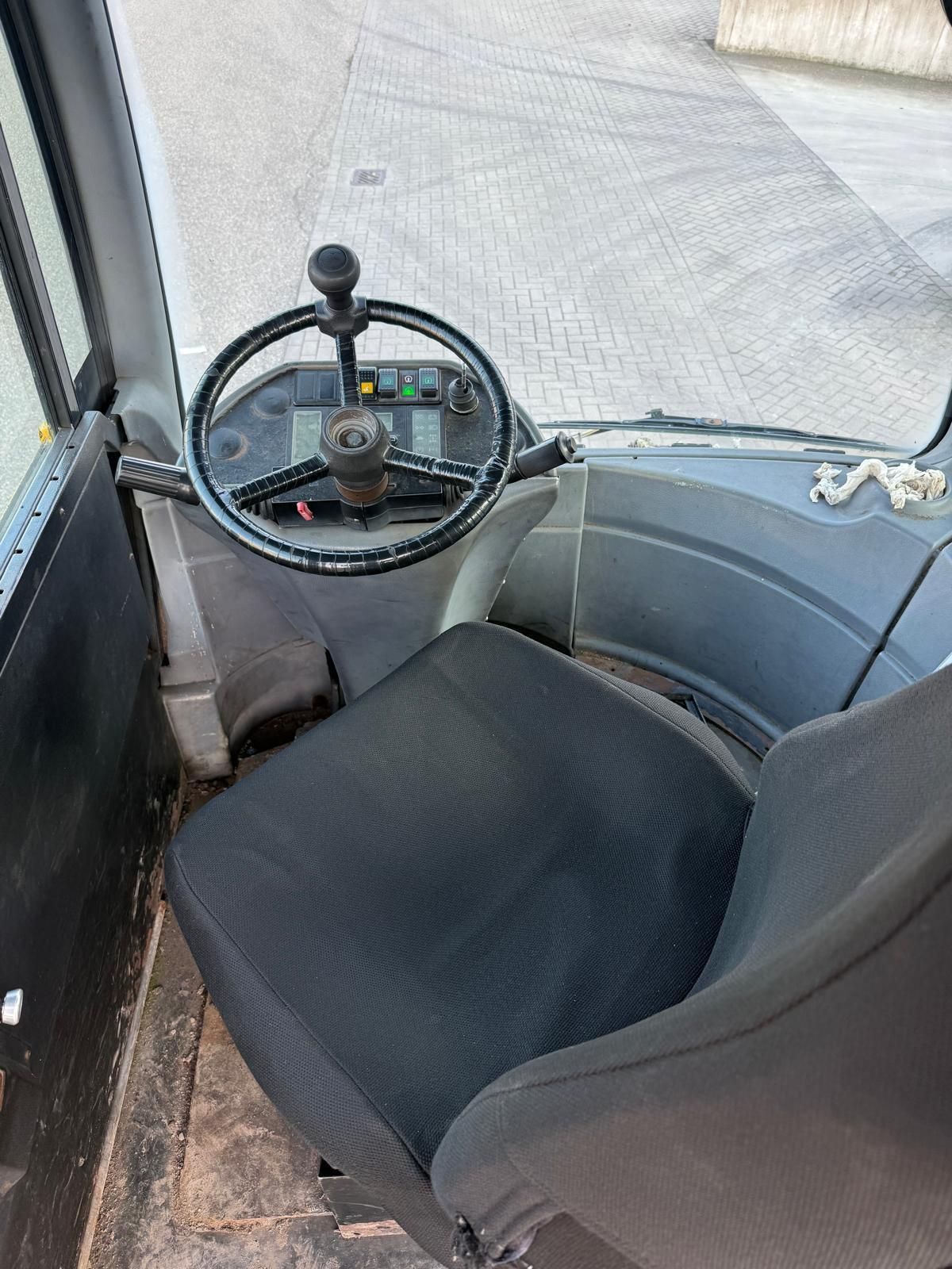 Terberg Turminal trekker RT 250 4x4 aangedreven.