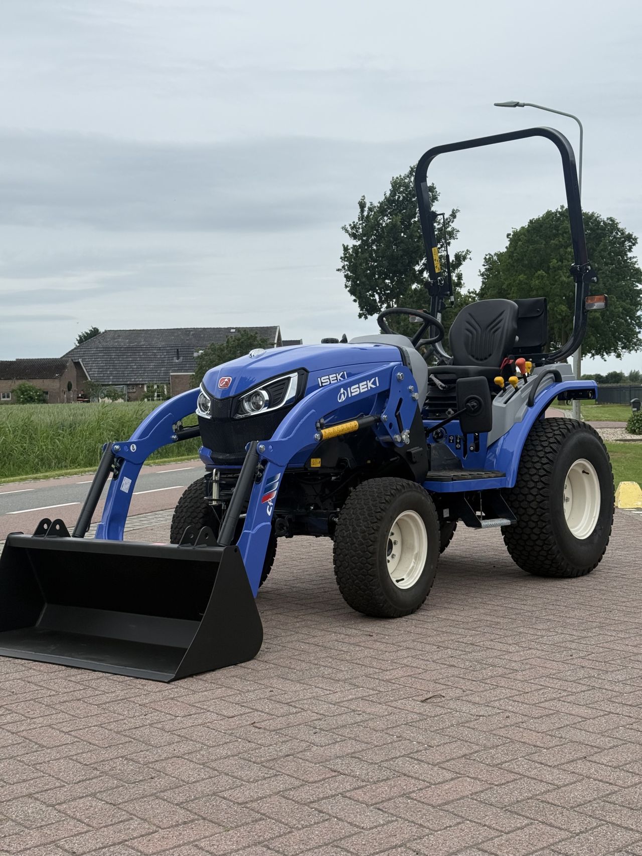Iseki tm4270 hydrostaat met voorlader