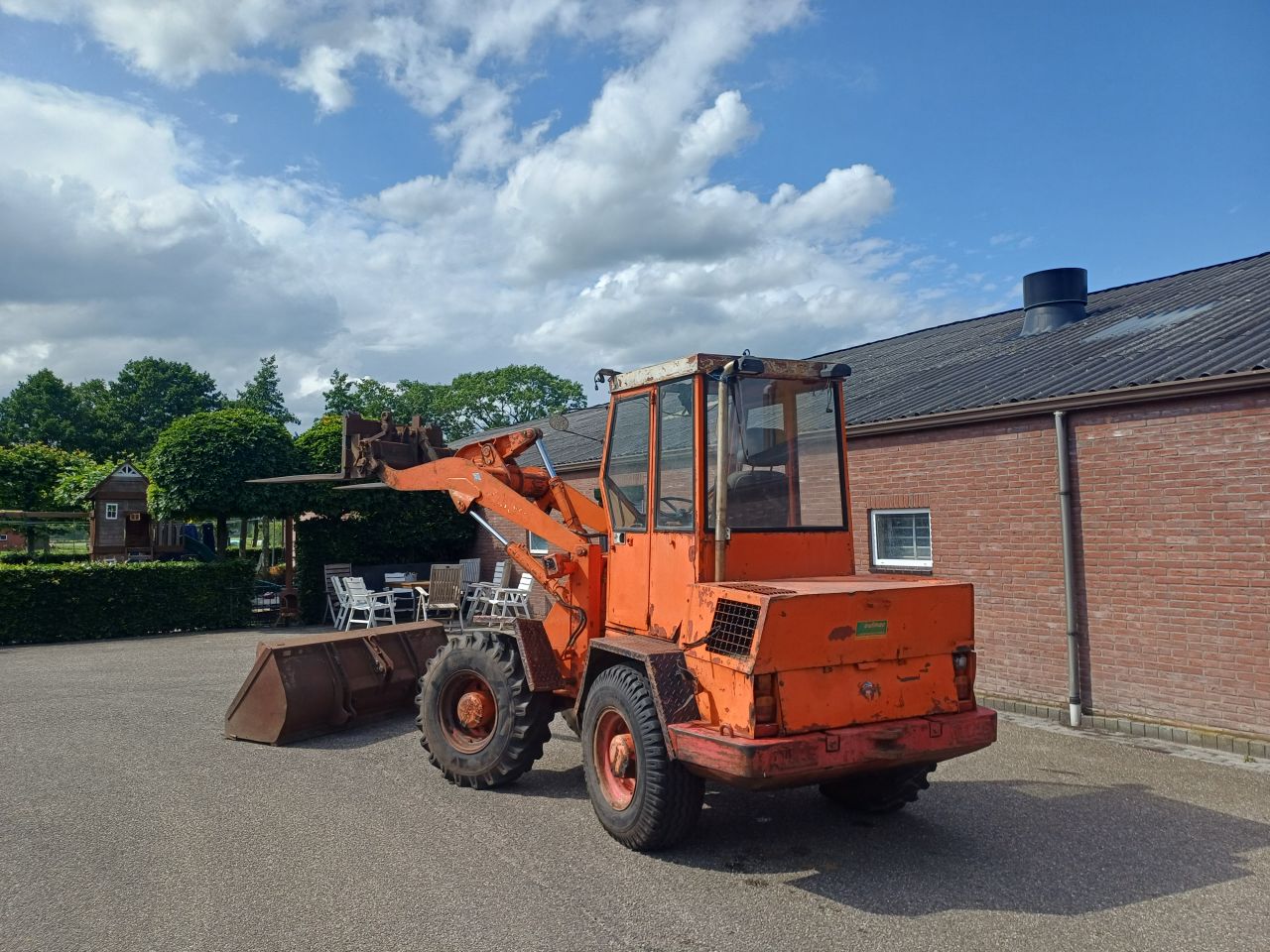 Aan geboden een Altas AR 510 shovel