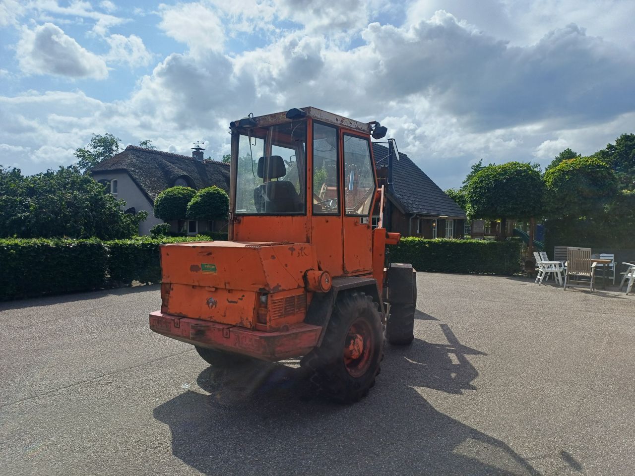 Aan geboden een Altas AR 510 shovel