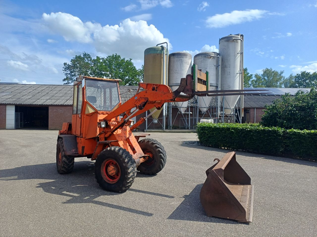 Aan geboden een Altas AR 510 shovel