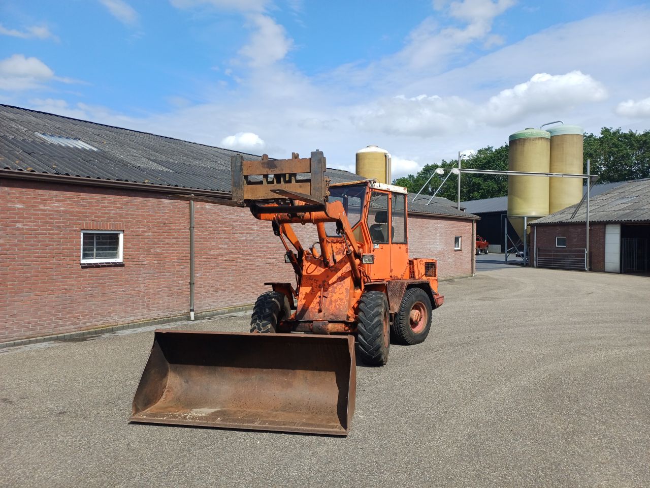 Aan geboden een Altas AR 510 shovel