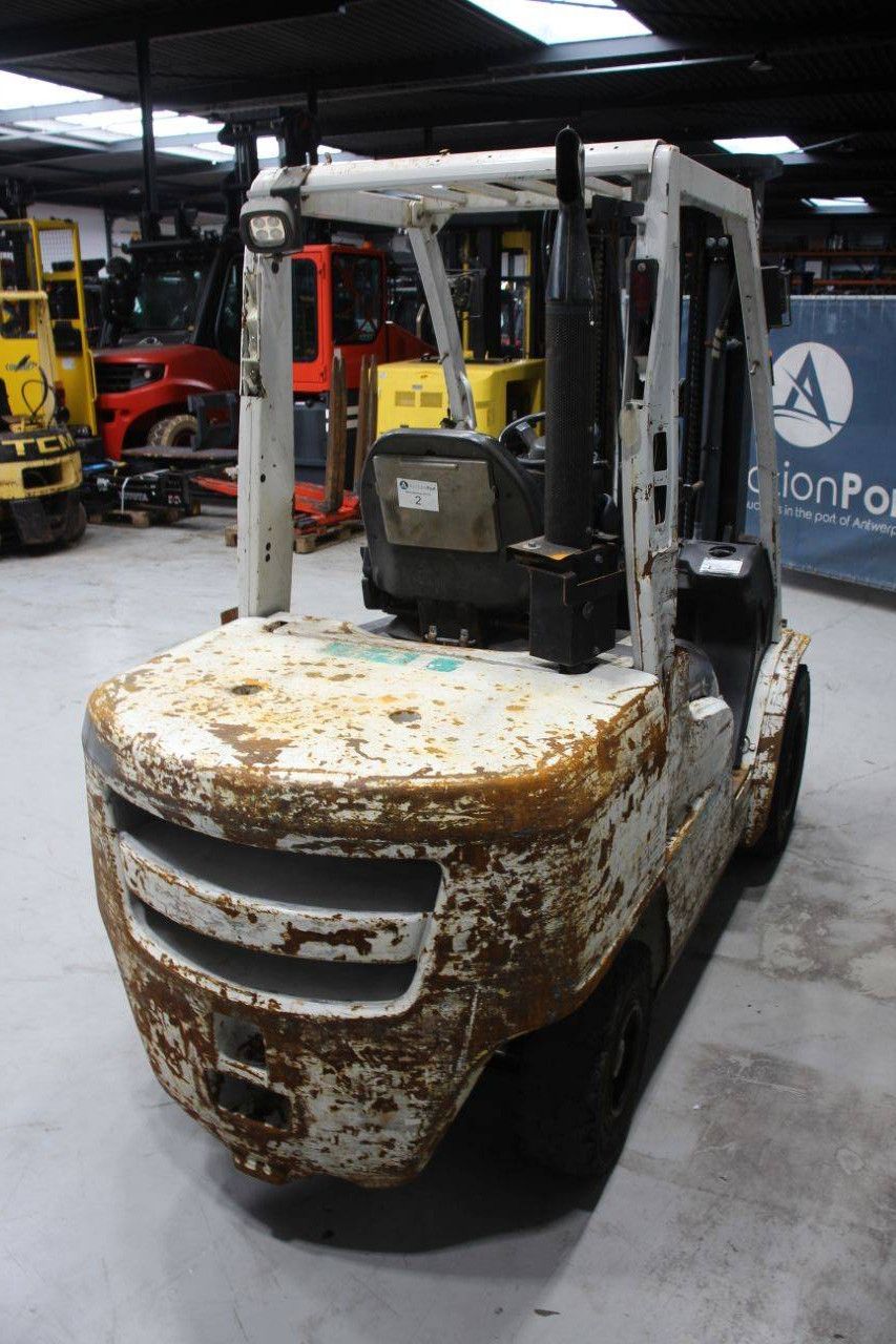 UniCarriers Diesel Forklift 2400kg