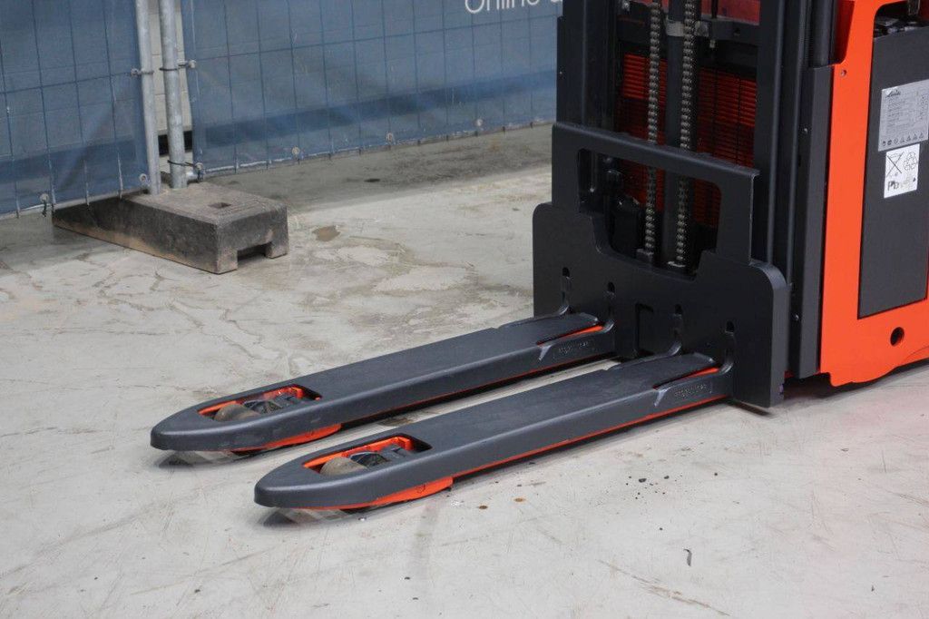 Linde D14 AP Electric Stacker 1400kg 2021